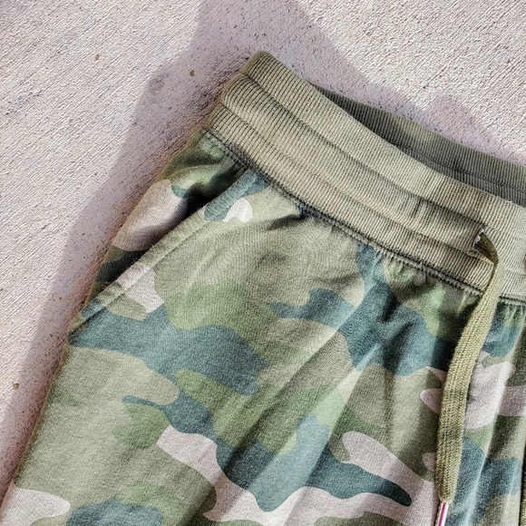 Old Navy Women's Green Camo Joggers Size Small Tall - Picture 12 of 15